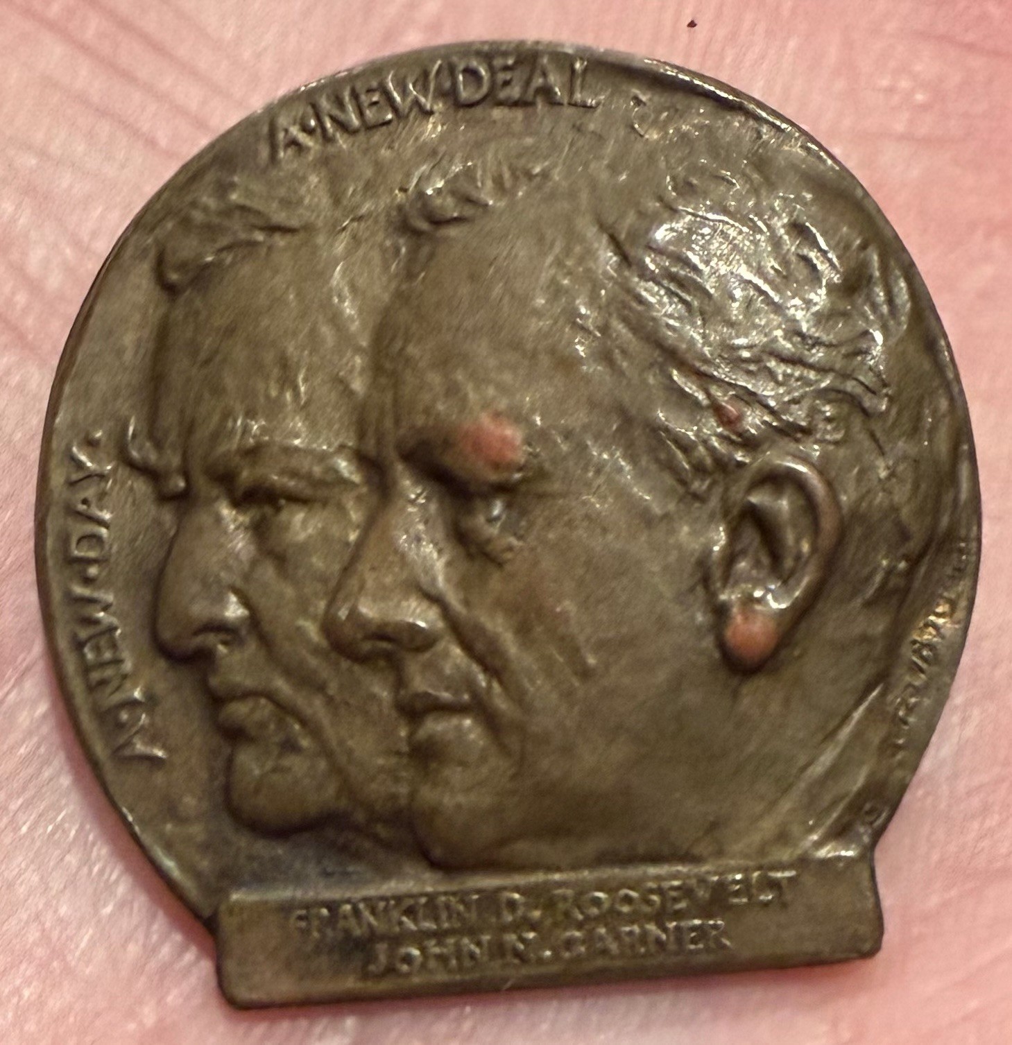 1932 Franklin Roosevelt Garner Jugate Campaign 1” Lapel Pin THE NEW DEAL NEW DAY