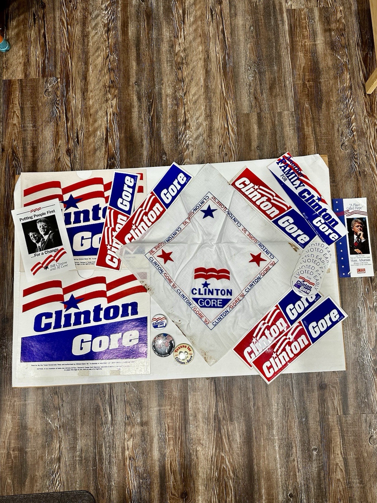 Clinton Gore 1992 Presidential Election Memorabilia Lot – Bandana Stickers Pins