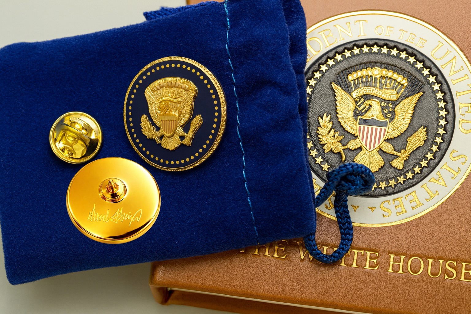 Premium Presidential Seal Pin – President Donald Trump 24k Gold Plated Lapel Pin