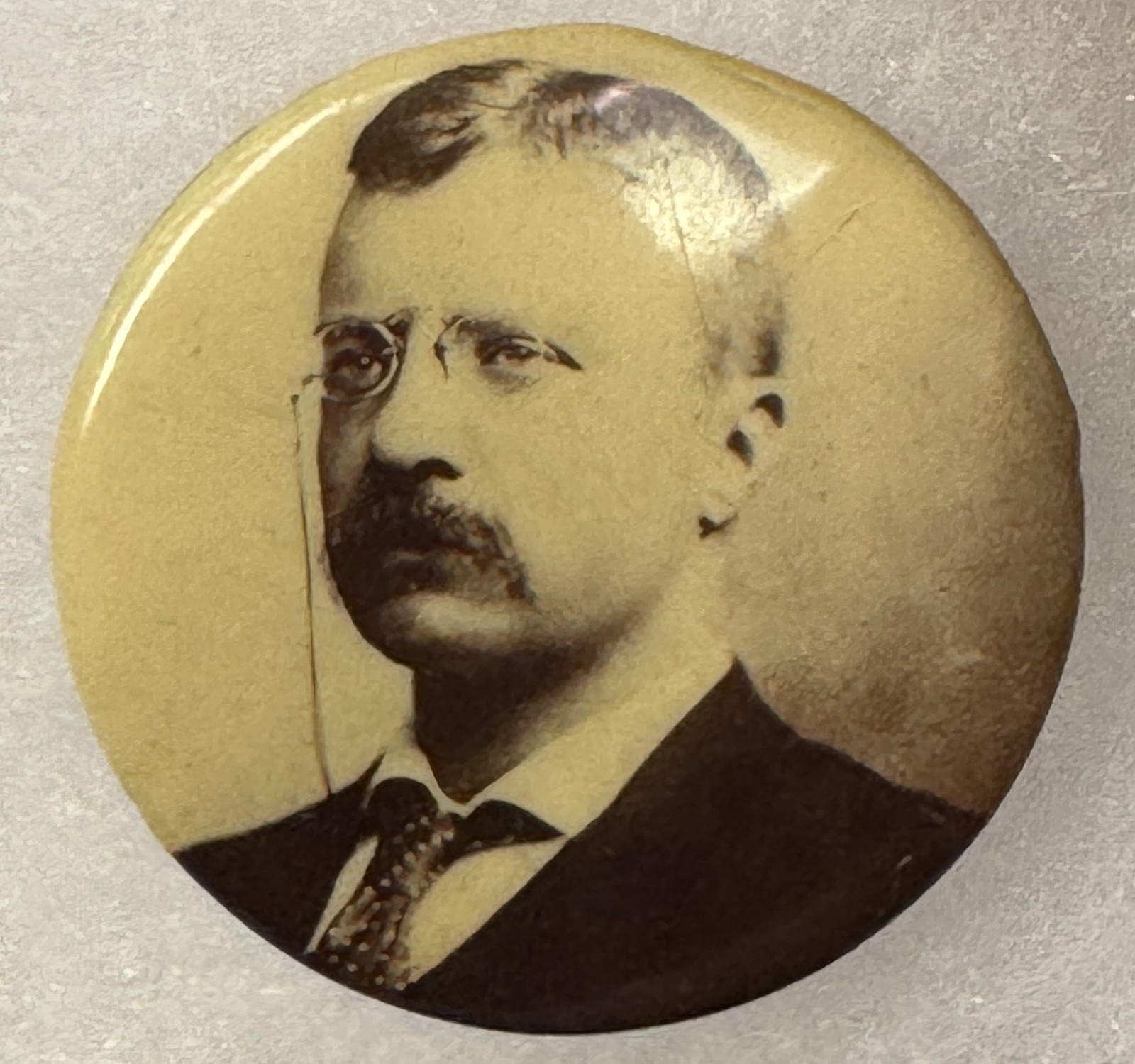 1904 TEDDY ROOSEVELT 1 1/4″ PHOTO CELLULOID PRESIDENTIAL CAMPAIGN BUTTON NR-MINT