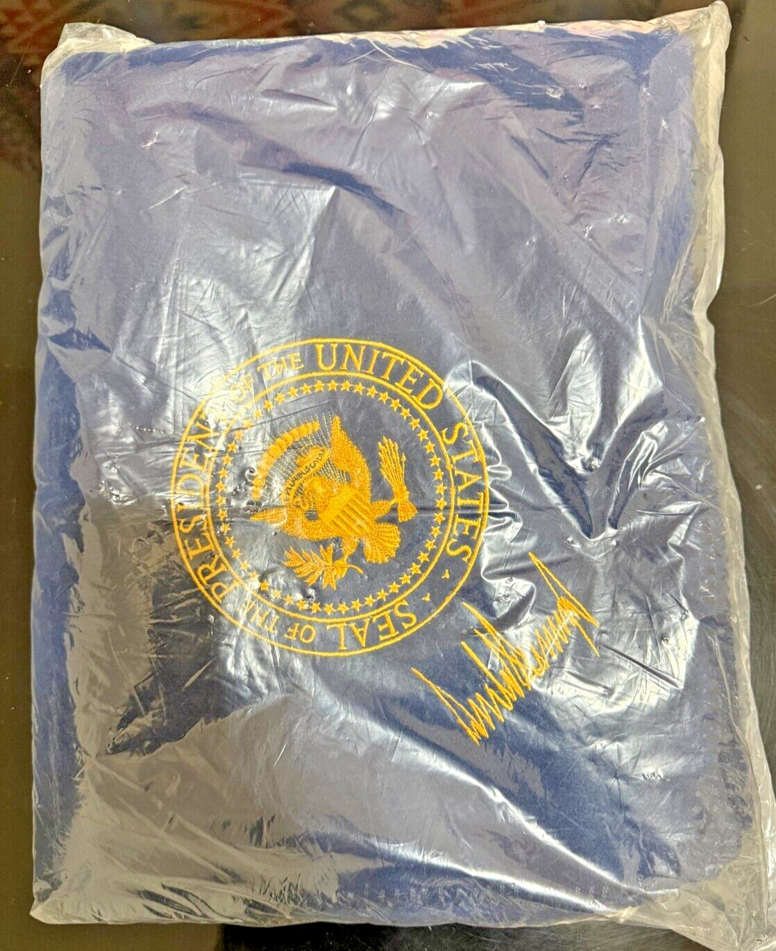Presidential Seal – President Trump Signature – Fleece Blanket – New – Blue