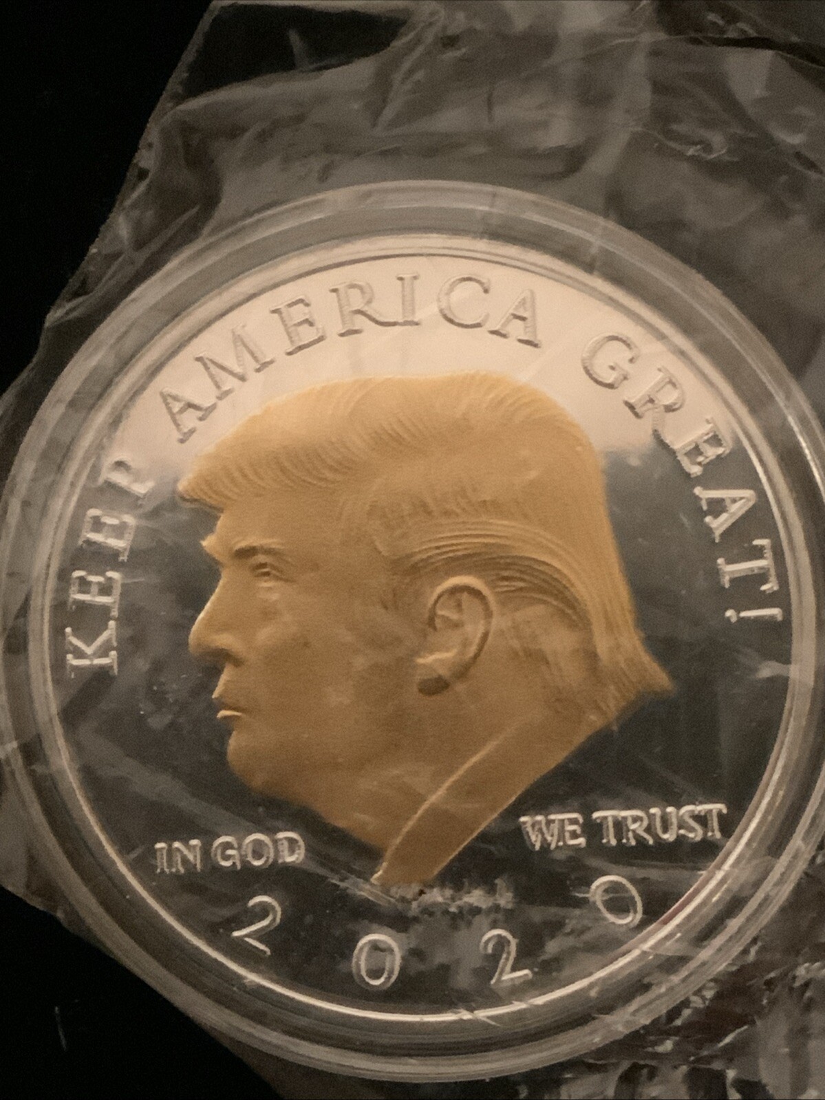 Donald Trump ‘Keep America Great’ Gold & Silver Plated 2020 Coin In Case