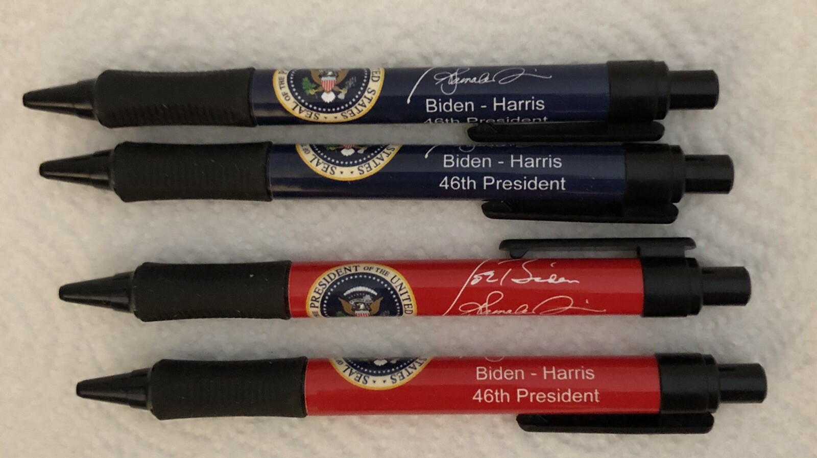 4 BIDEN HARRIS RED BLUE PENS EAGLE SEAL PRESIDENT PEN w SIGNATURE DEMOCRAT GIFT