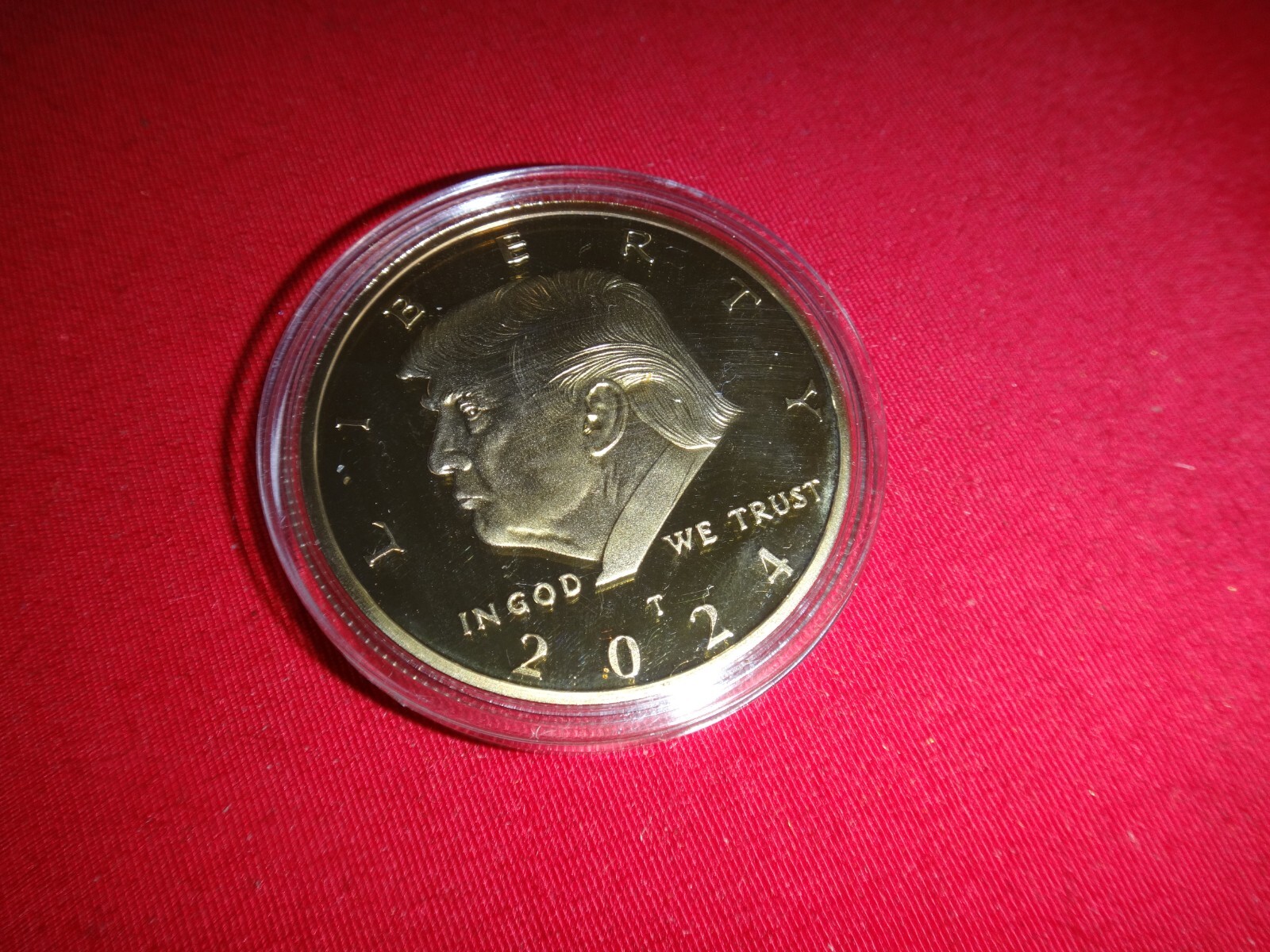 Donald Trump SAVE AMERICA AGAIN 2024 Presidential Campaign 2-Side Coin + Case