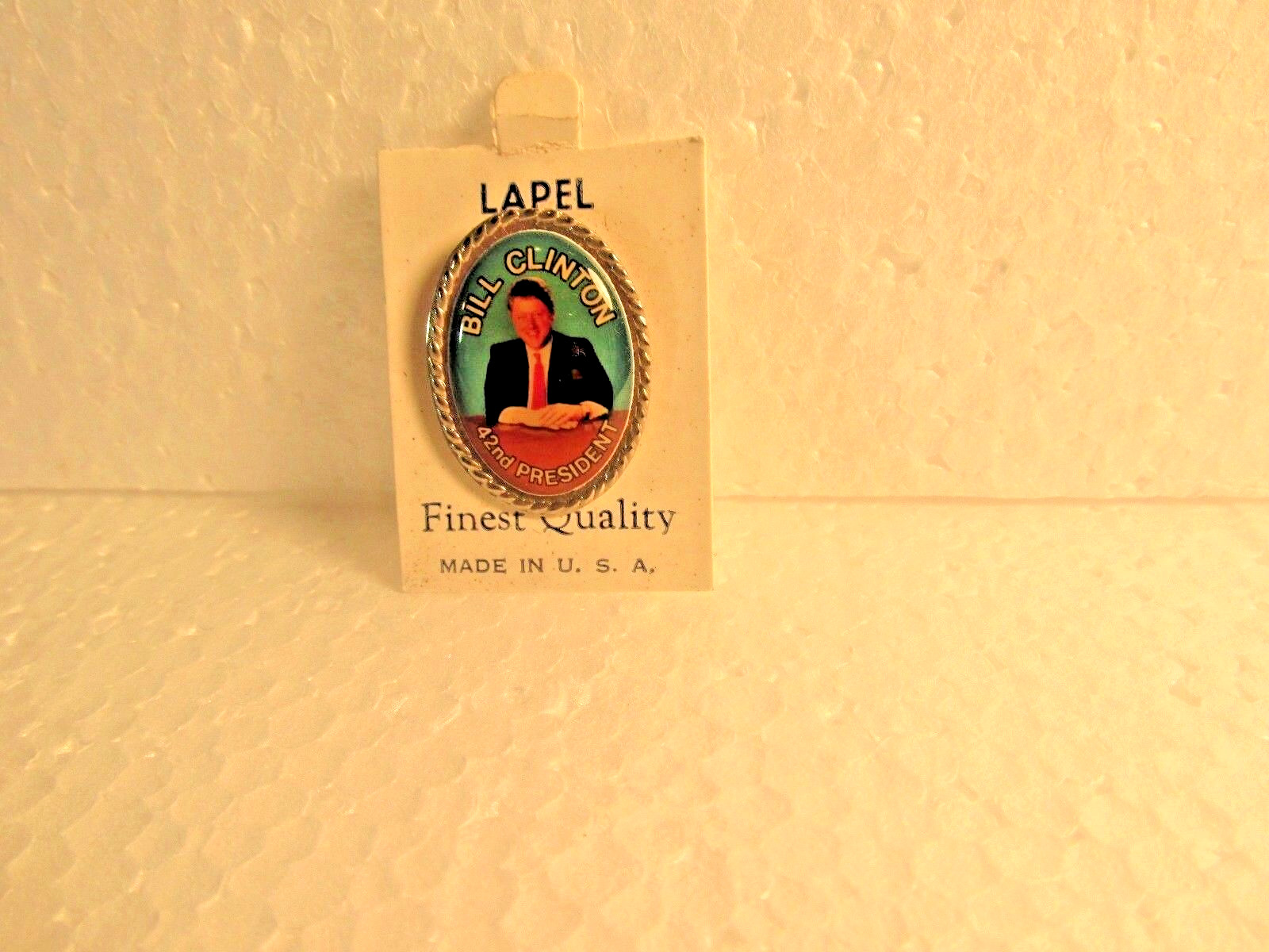 Rare Bill Clinton 42 President – Oval Picture LAPEL Pin – Brand New