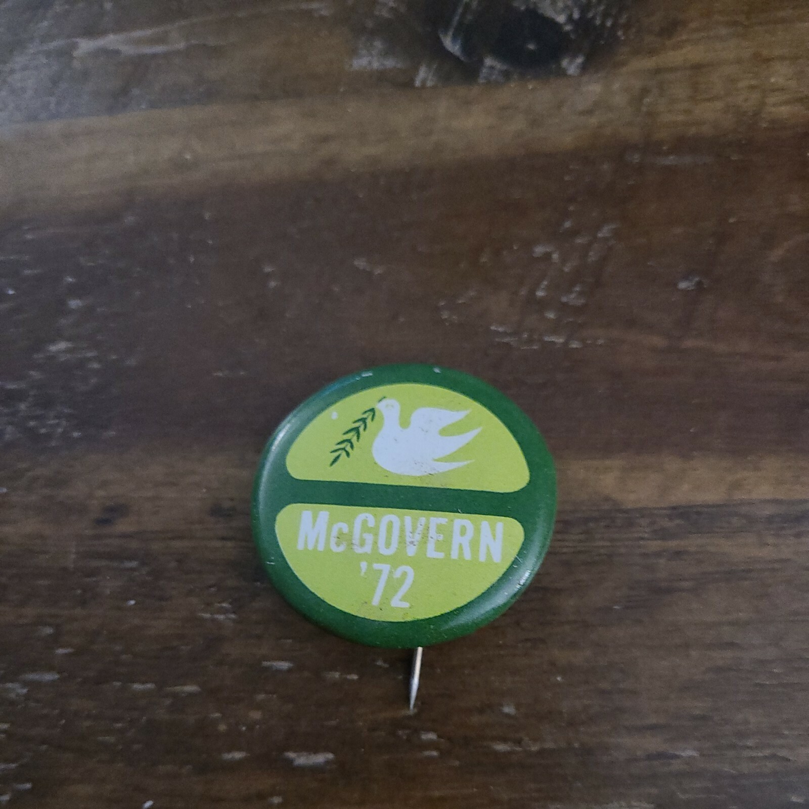 Vintage McGovern ’72 Peace Dove Pin Campaign Button 1.5in.