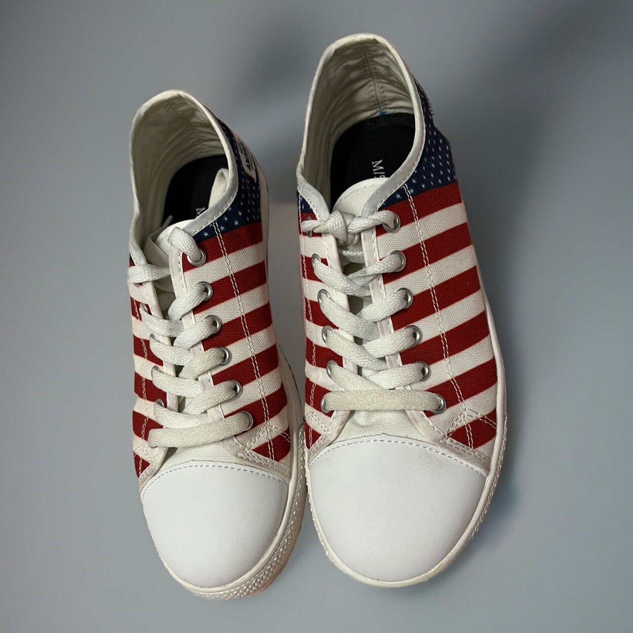 “MAKE AMERICA GREAT AGAIN” UNISEX SNEAKER MEMORABILIA COLLECTIBLE M5 F7