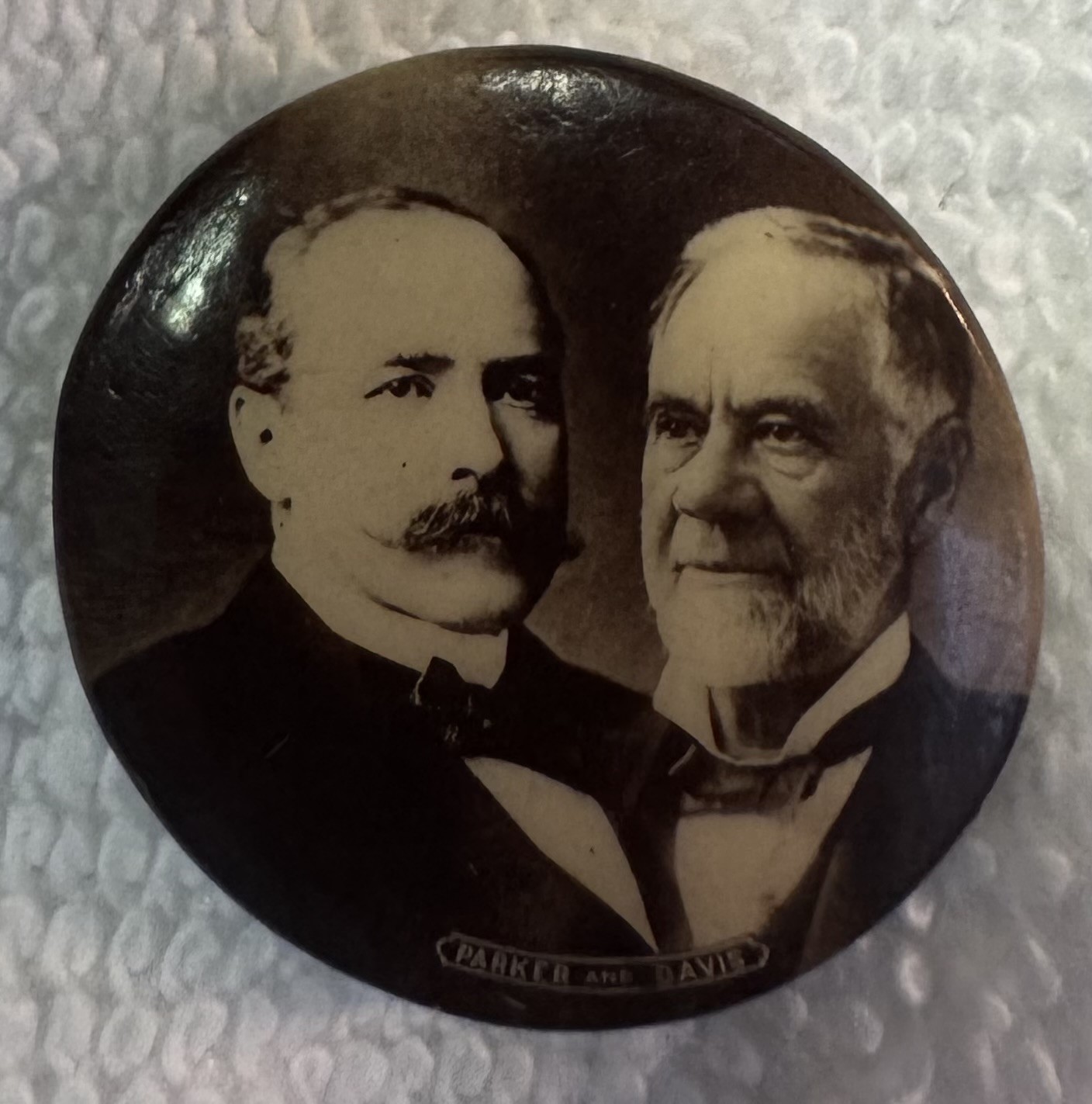 1904 ALTON PARKER, PARKER-DAVIS 7/8″ SEPIA JUGATE CELLO CAMPAIGN BUTTON-NR MINT!