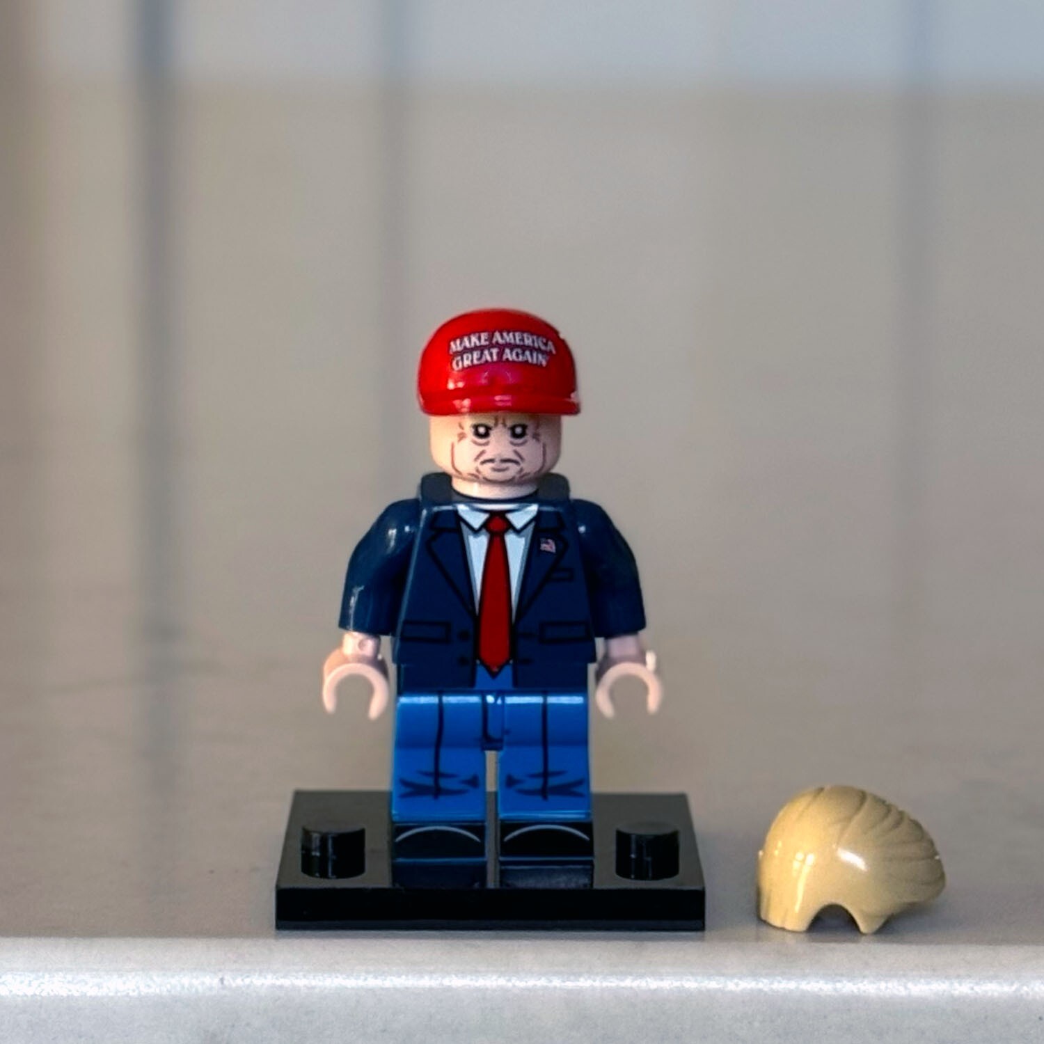 BRAND NEW President Donald Trump Lego Minifigure w/ MAGA Hat – FREE USA Shipping