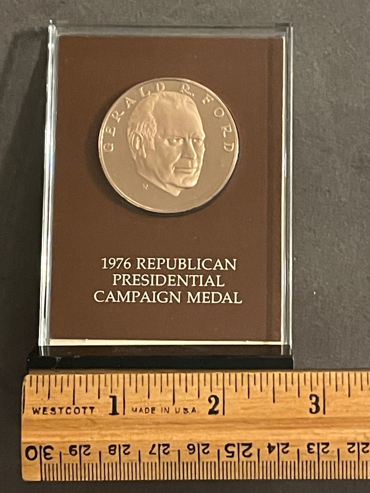 VINTAGE 1976 GERALD FORD PRESIDENTIAL CAMPAIGN MEDAL FRANKLIN MINT