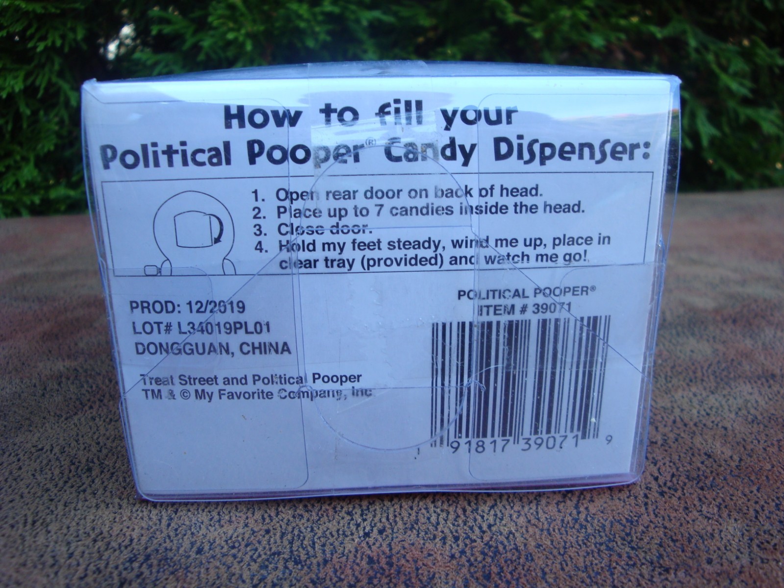Political Poopers President Trump Collectible Walking Candy Dispenser (2019)