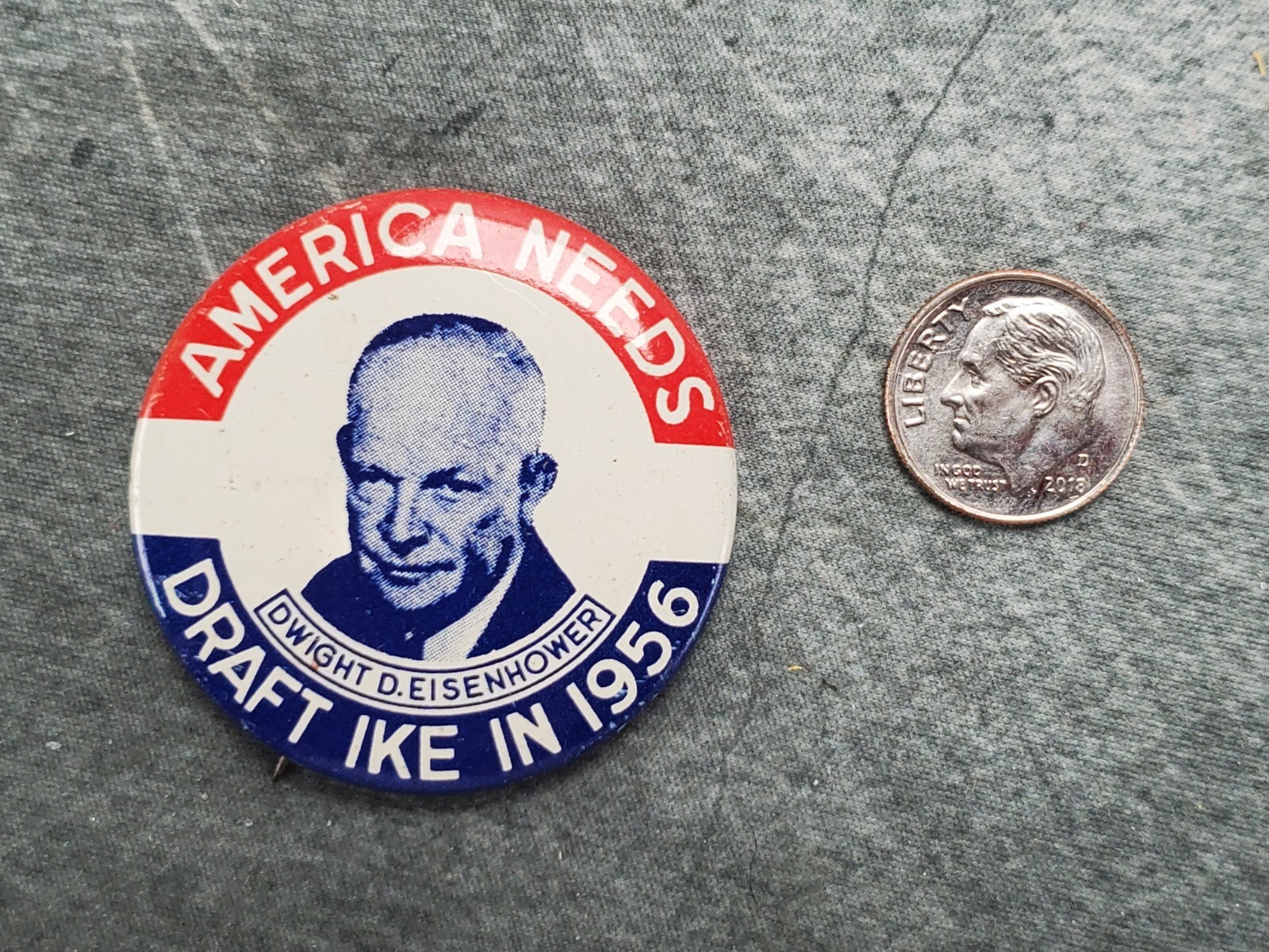Dwight Eisenhower Kleenex Tissues Reproduction 1968 PIN BUTTON EUC Campaign