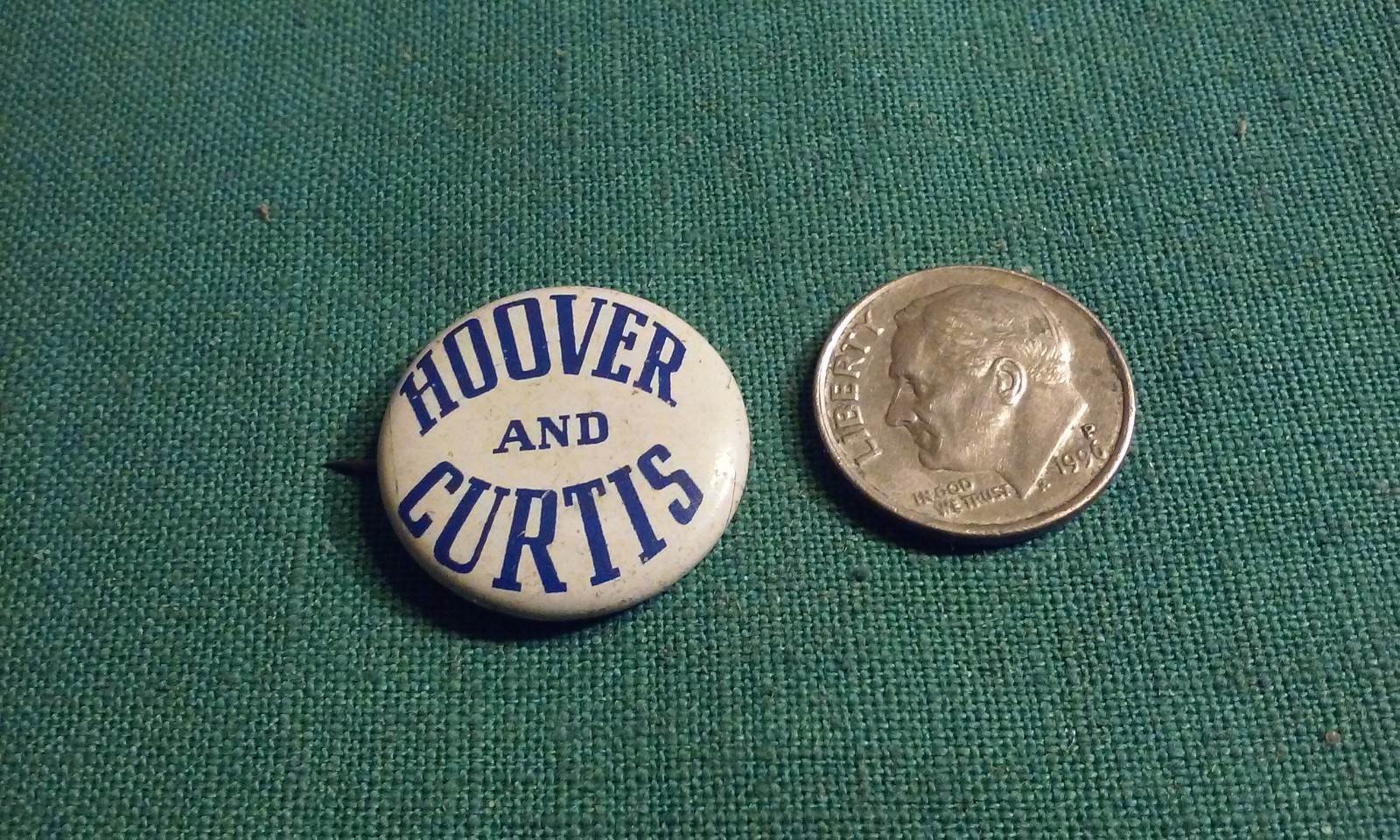1928 HOOVER AND CURTIS president white 7/8″ tin litho pinback button original