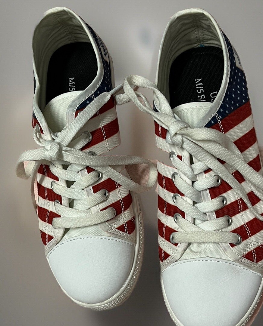 “MAKE AMERICA GREAT AGAIN” UNISEX SNEAKER MEMORABILIA COLLECTIBLE M5 F7