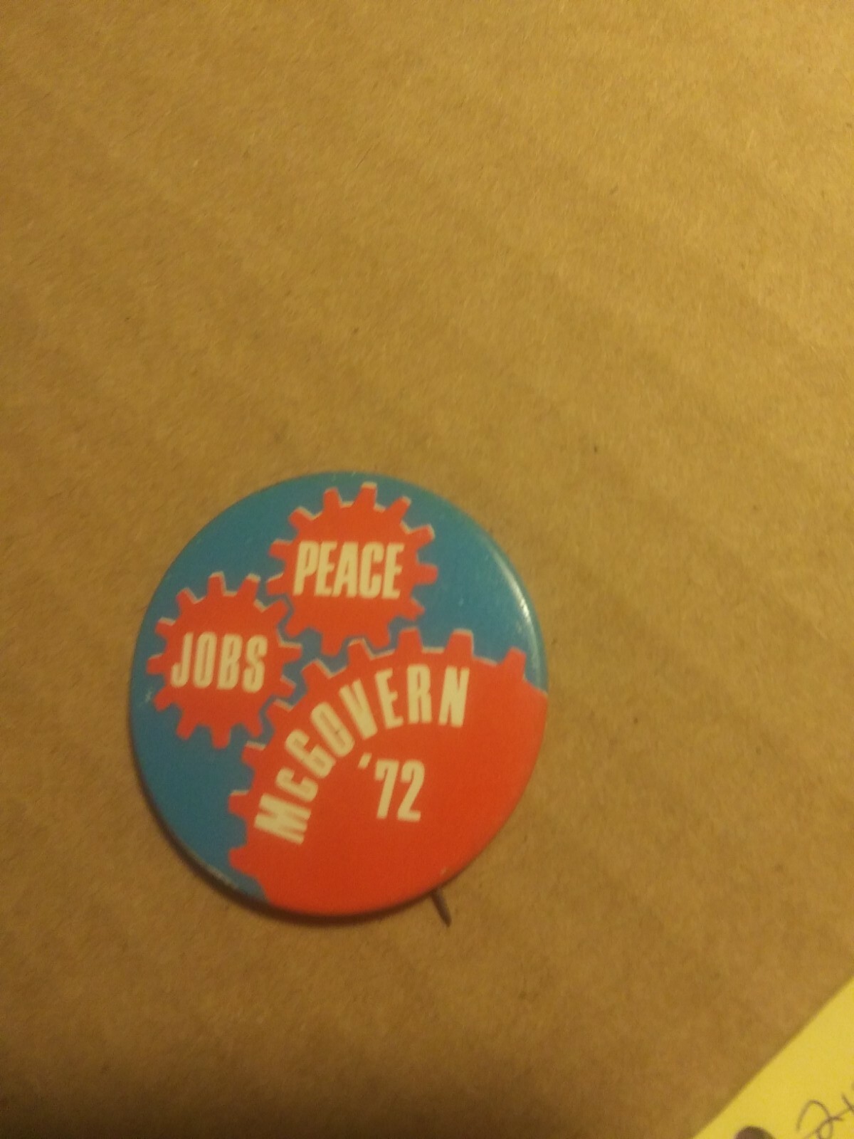 Presidential George McGovern Shriver Campaign Pin Back 1972 Button peace jobs ‘