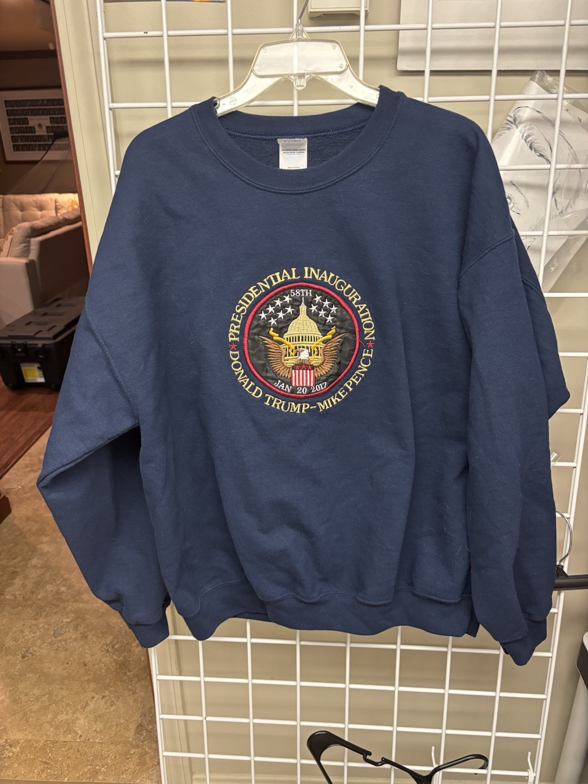 2017 United States Presidential Inauguration Sweatshirt Size XL Trump Pence EUC