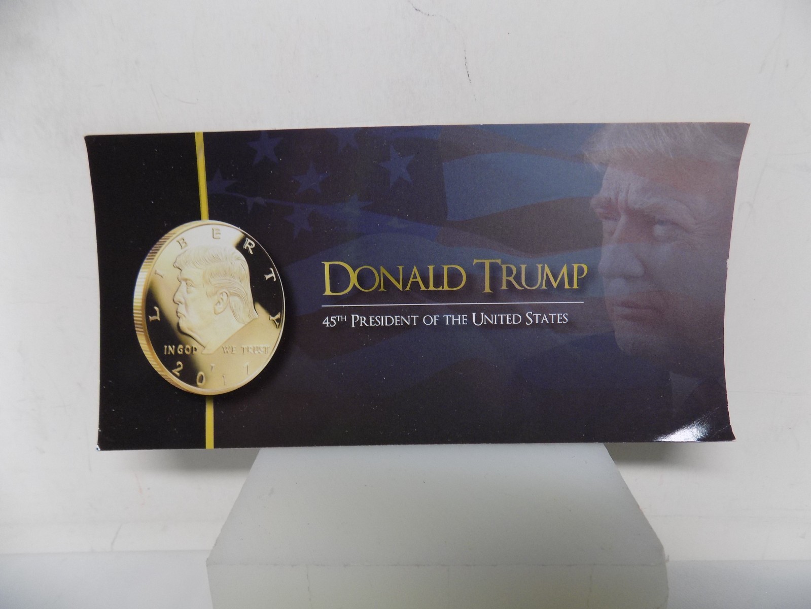 Presidential Mint – 2018 DONALD TRUMP 45th President Gold Plated Metal Round