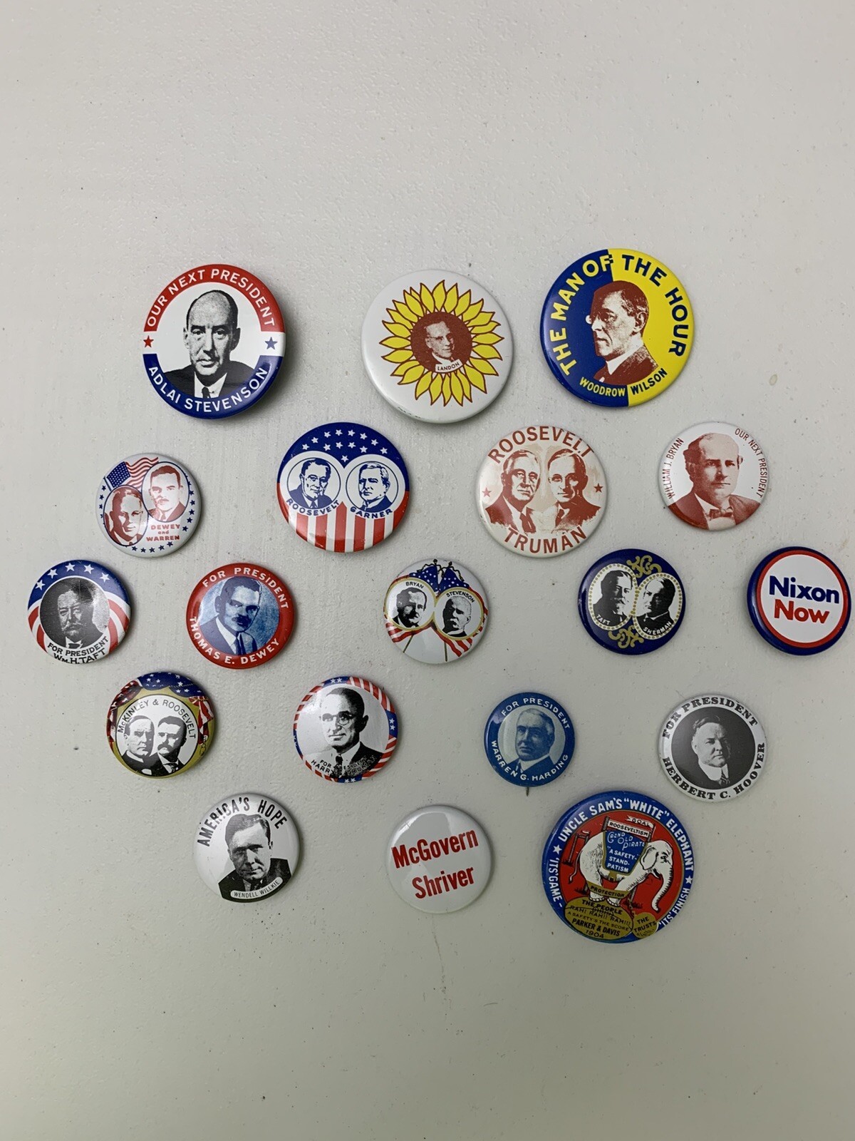 Lot of 19 Vtg REPRODUCTION Presidential Political Buttons / Pins 80’s
