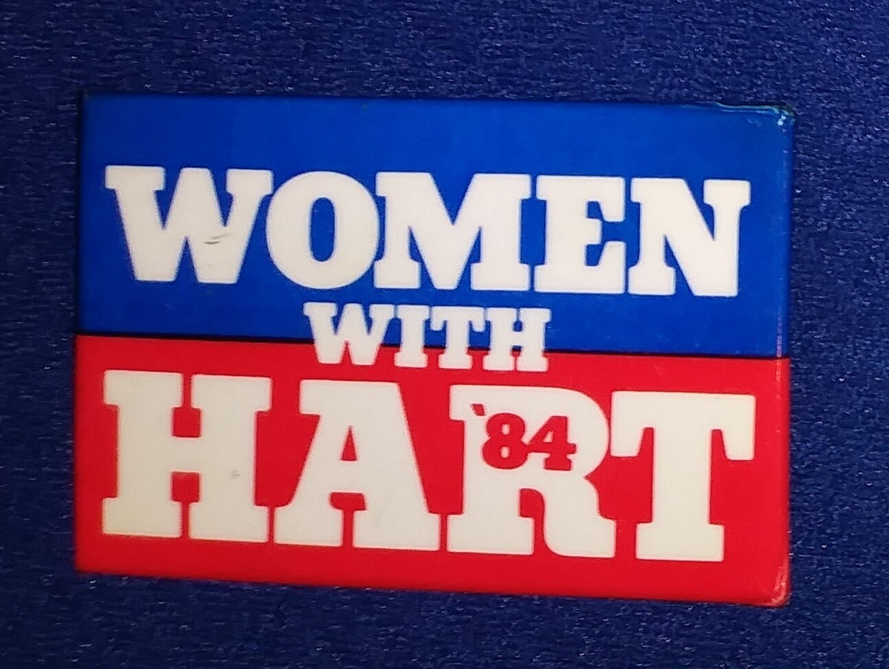 WOMEN FOR GARY HART PRESIDENT HOPEFUL ’88 SCANDAL MONKEY BUSINESS PINBACK BUTTON