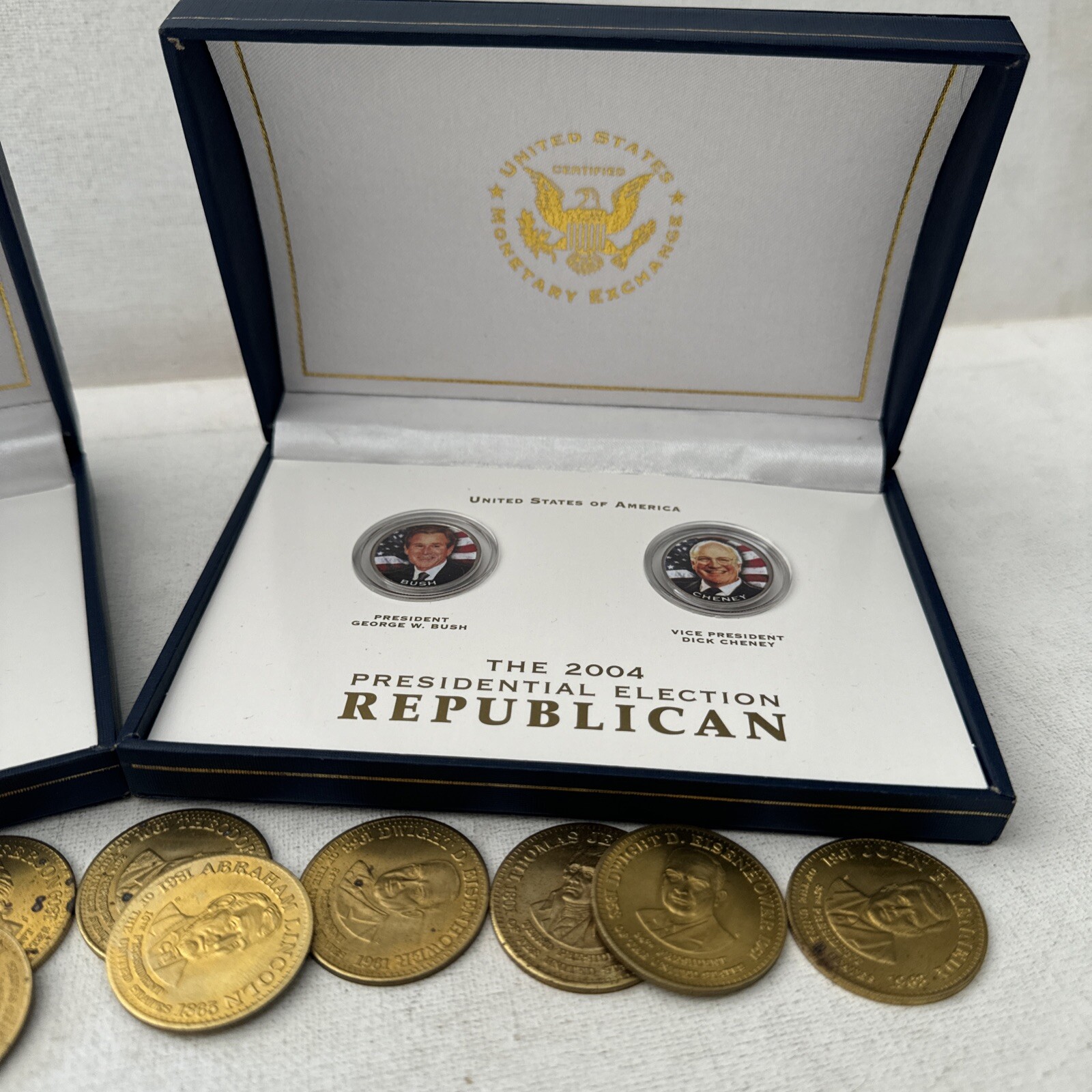 14 Pc President Lot – 2 Sets of 2004 Democrat & Republican Nominees & 12 Tokens