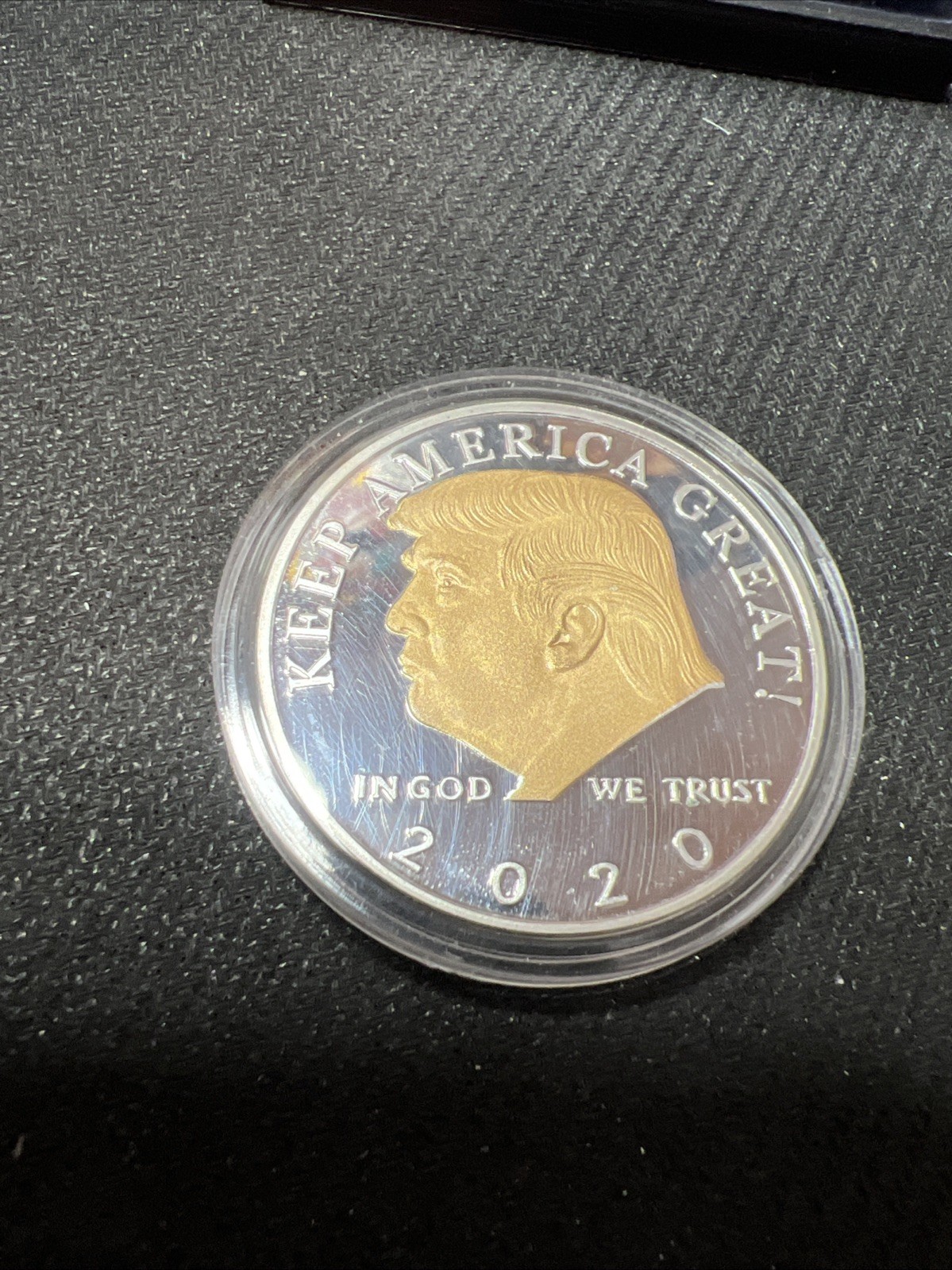 (33) DONALD TRUMP COMMEMORATIVE 2020 SILVER/GOLD PLATED COIN KEEP AMERICA GREAT