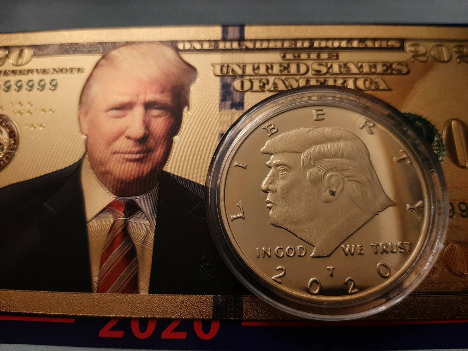 DONALD TRUMP 2020 COMMEMORATIVE SET GOLD COIN, BILL & DECAL BLUE VELVET FOLDER