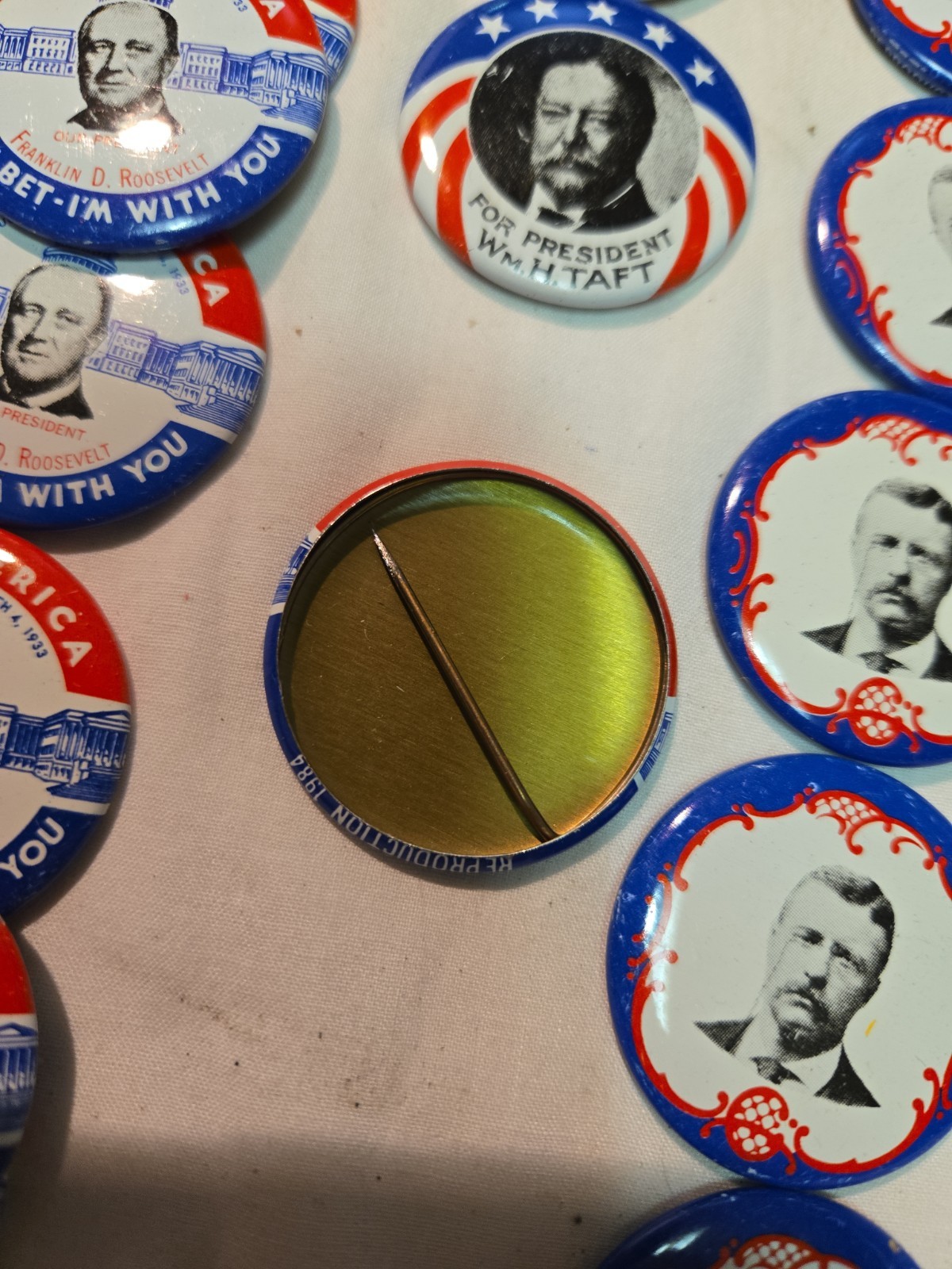 1984 Reproduction Presidential Campain Buttons Lot Of 100+