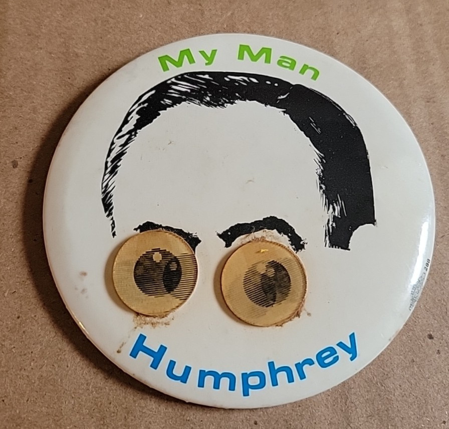RARE 1968 VARI-VUE FLICKER GOOGLY EYES HUMPHREY CAMPAIGN 3.5″ PINBACK BUTTON