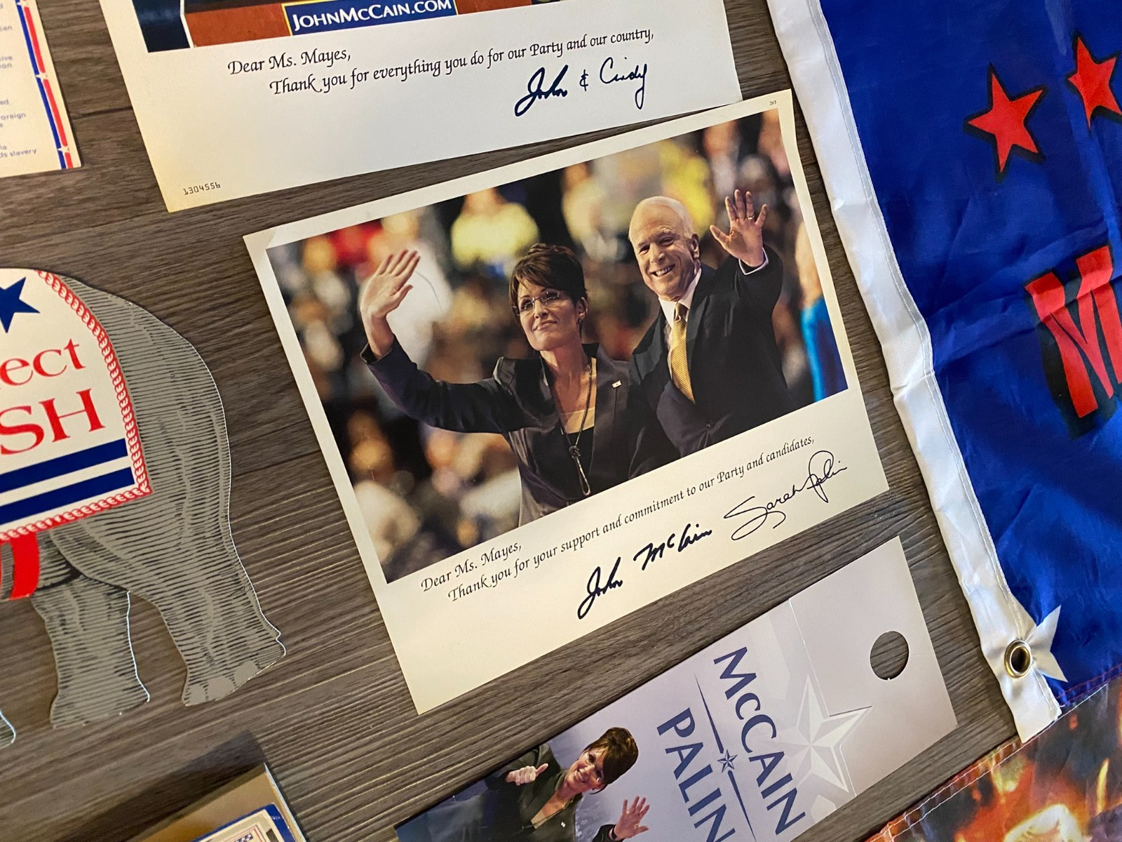 3×5 Trump flags w/ lot McCain Palin campaigning and President Ronnie Reagan book