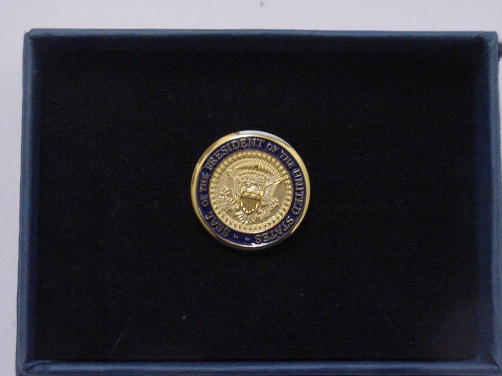 President Joe Biden Lapel Pin -Presidential seal Lapel Pin diecast-Free Ship.