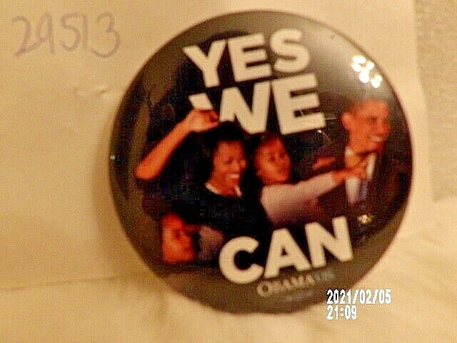 Yes We Can Political Campaign Pin Button #29513 With Barack, Michelle and girls