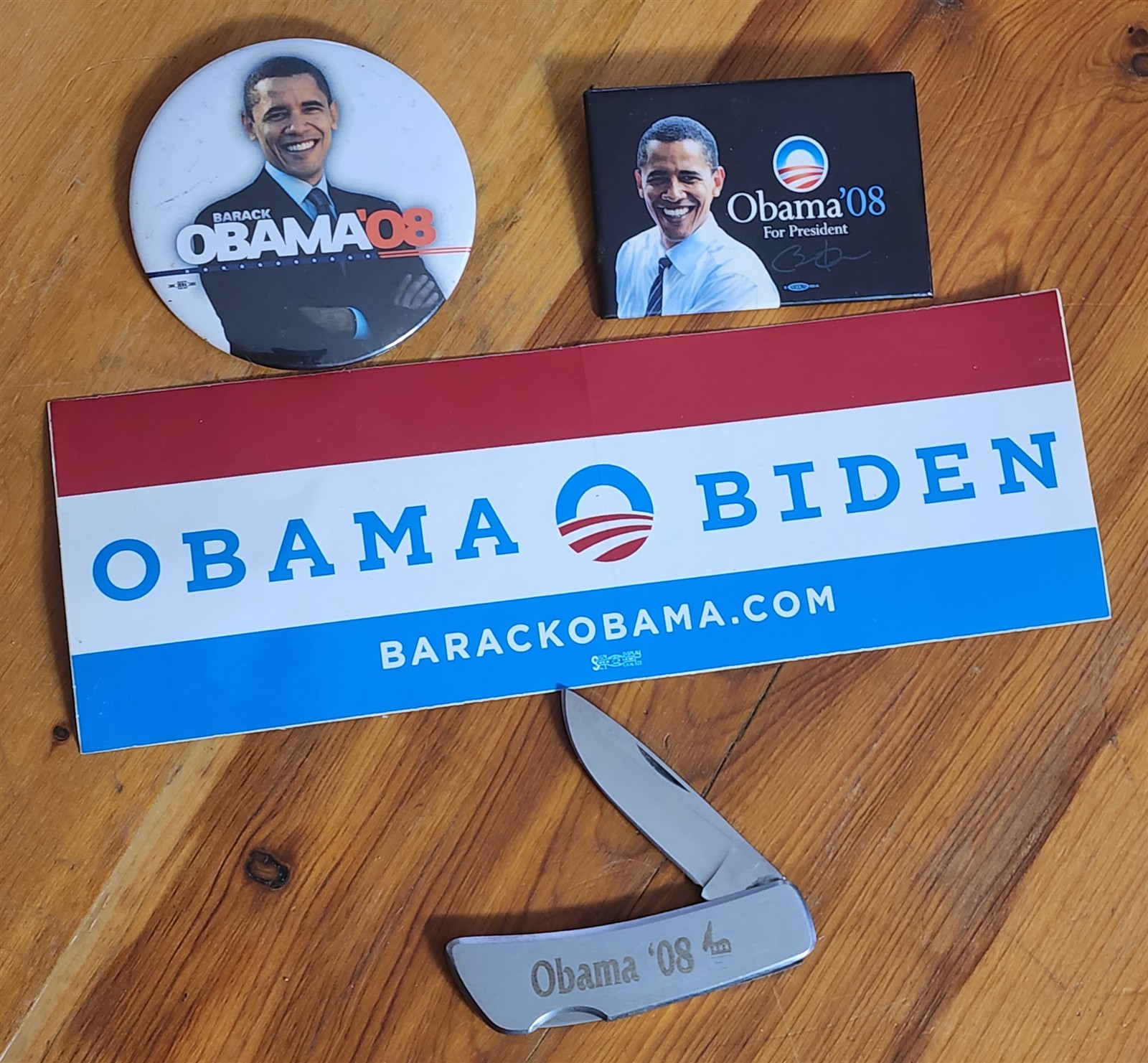 2008 OBAMA BIDEN PRESIDENTIAL CAMPAIGN MEMORABILILA: POCKETKNIFE STICKER BUTTONS