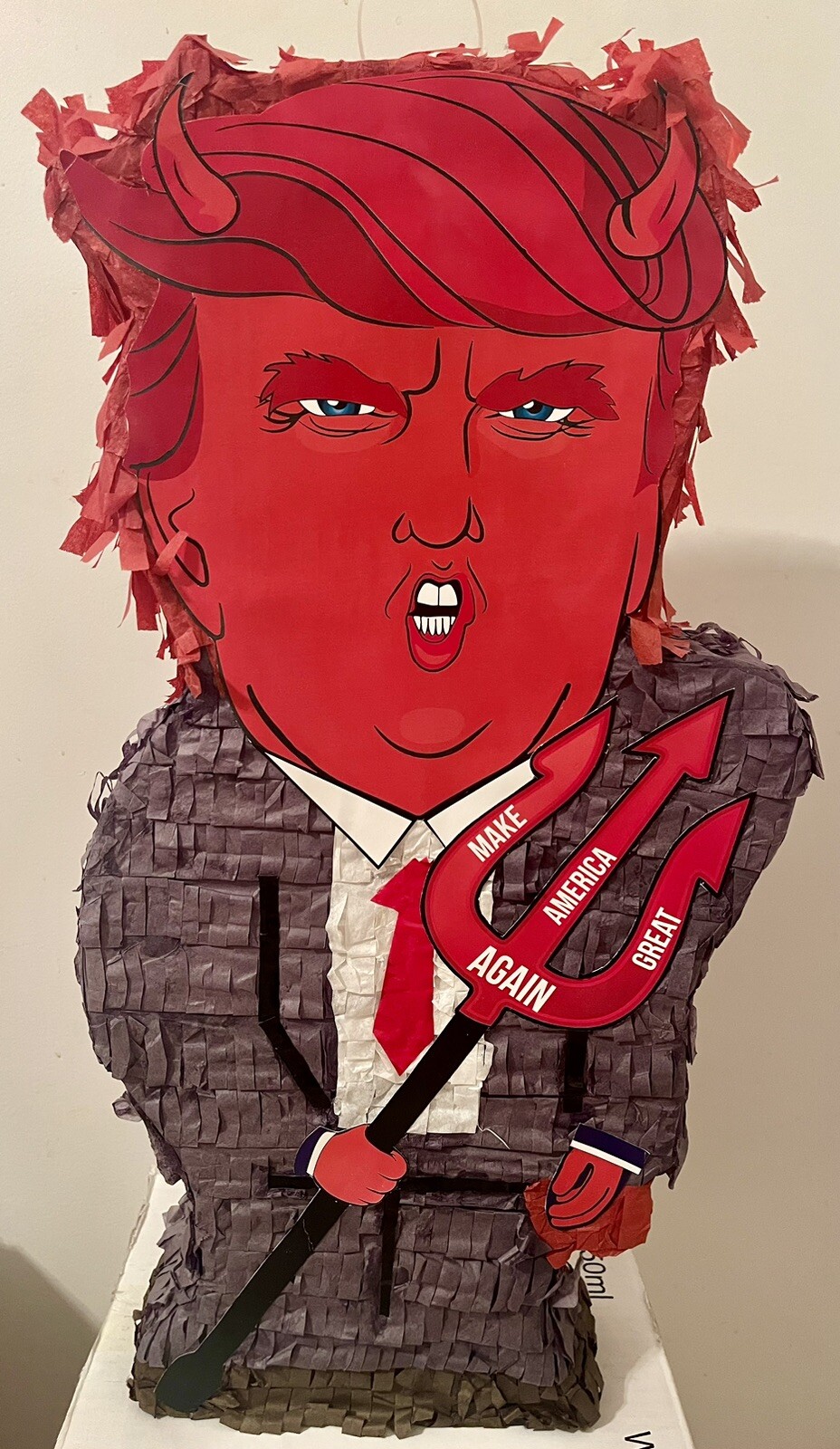 PRESIDENT DONALD TRUMP 2016 DEVIL MAGA PINATA-MAKE AMERICA GREAT AGAIN-RARE ITEM
