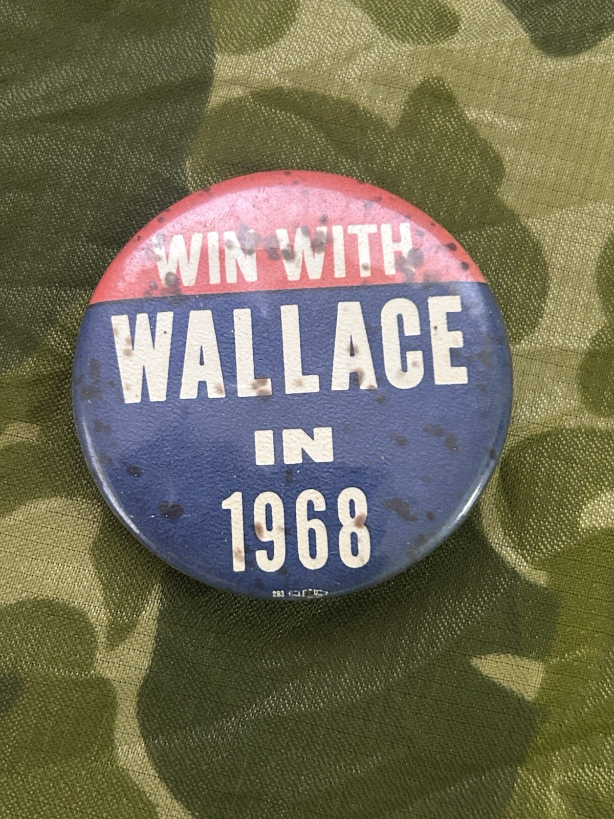 George Wallace 1968 Presidential Campaign Pin Button WIN WITH WALLACE IN 1968