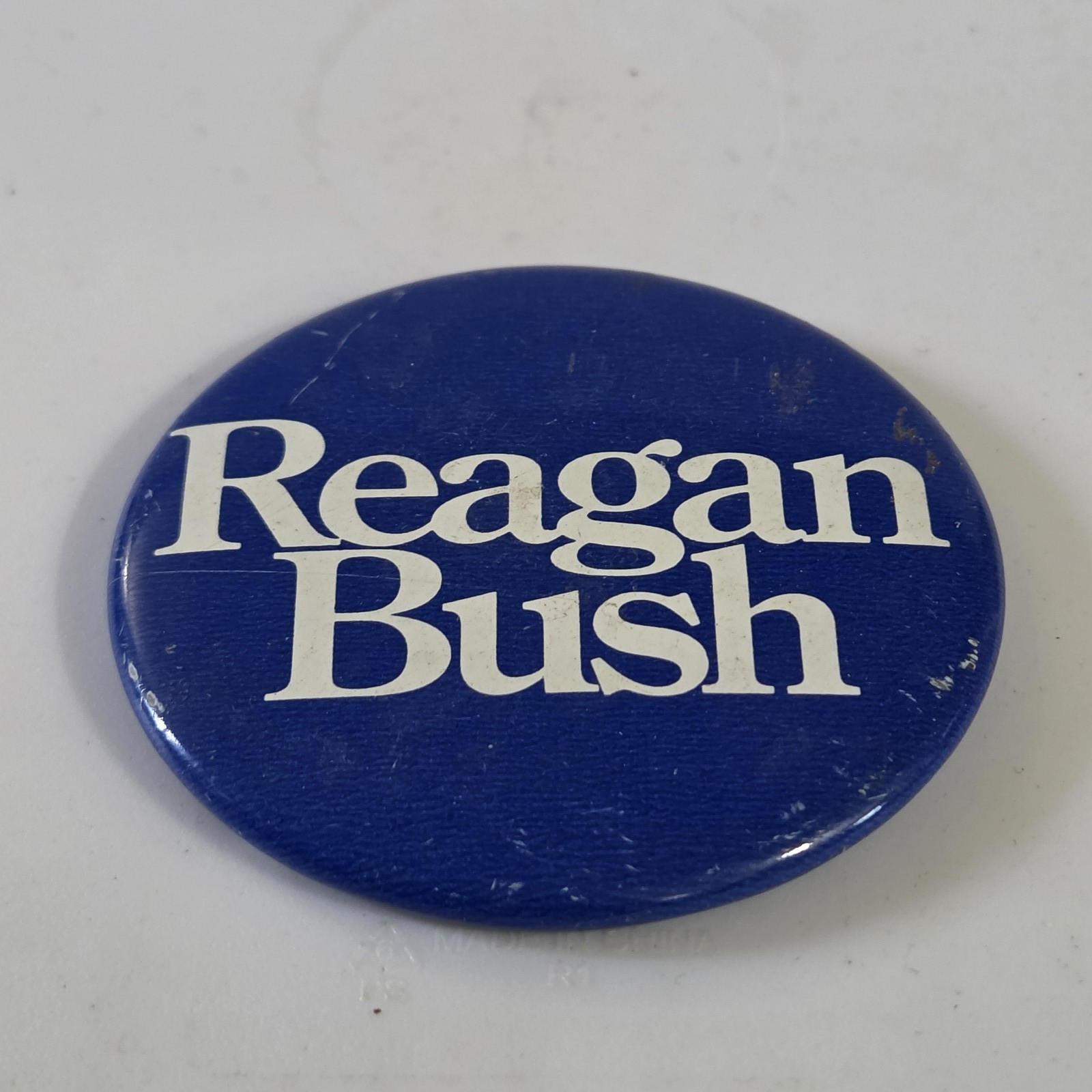 Vintage Reagan Bush 1980s Presidential Campaign Pin Button Blue White 2.25″