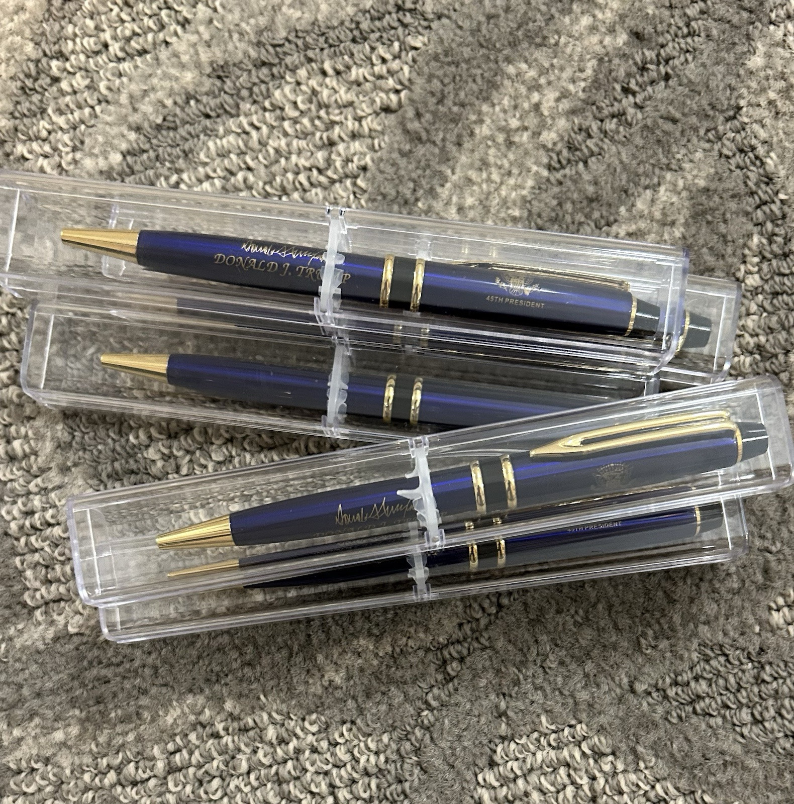 TRUMP PENS (4) WHITE HOUSE & EAGLE SEAL PRES SIGNATURE PEN REPUBLICAN GOP MAGA