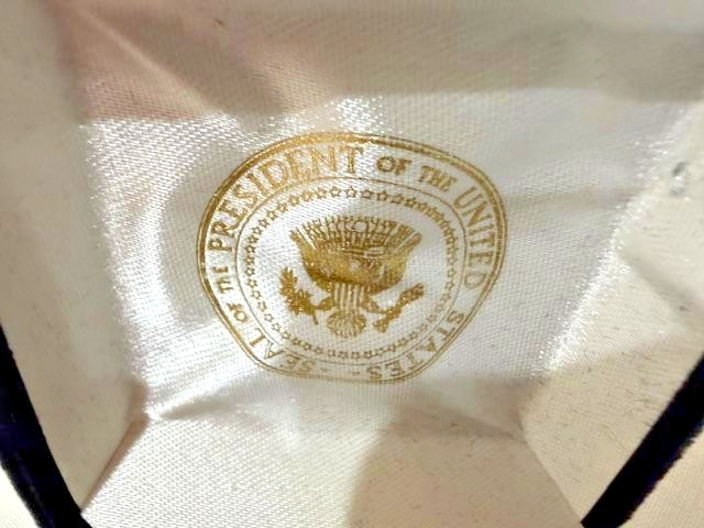 President Donald J Trump 7/8″ Red Cuff LInks with Presidential Seal in Gift Box