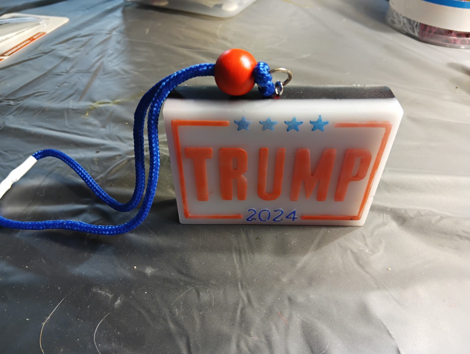 Resin Donald Trump Hanging Plaque 2024 President Trump Sign for Home Decor USA