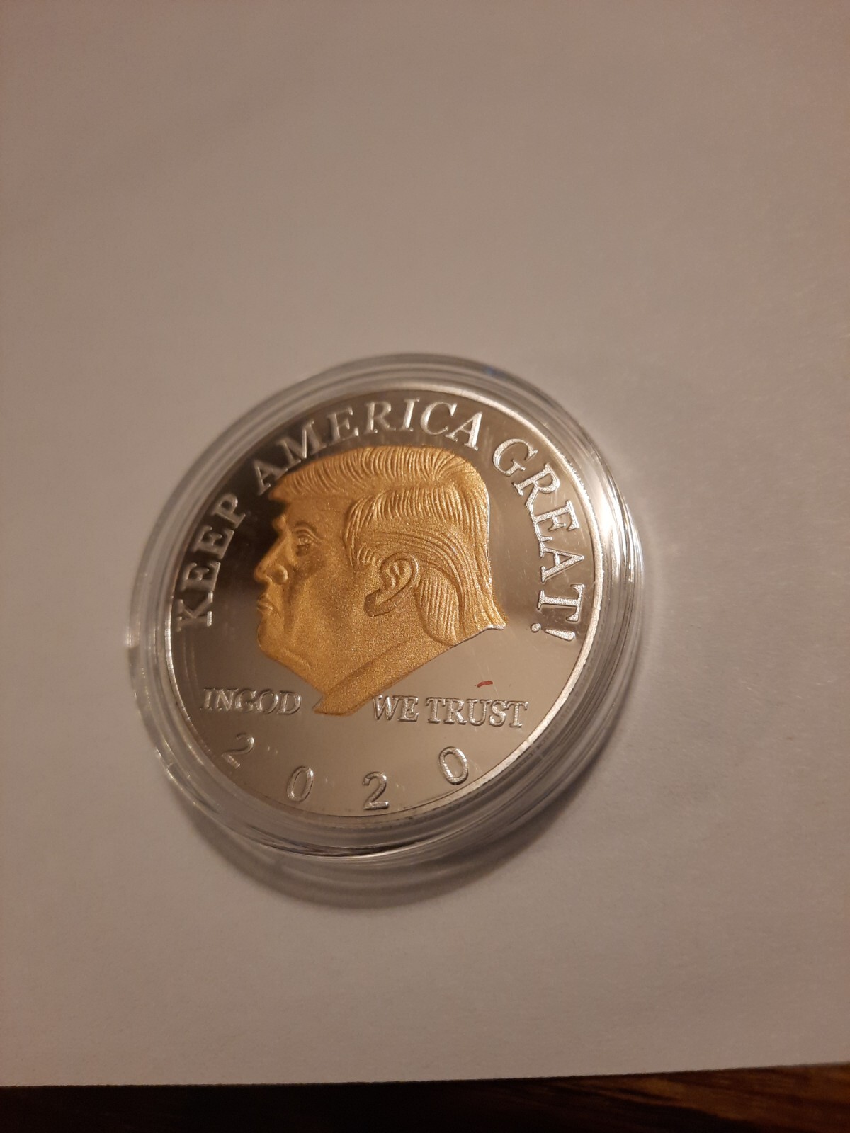 2020 Donald Trump Commemorative Coin Uncirculated in Plastic Case Gold on Silve