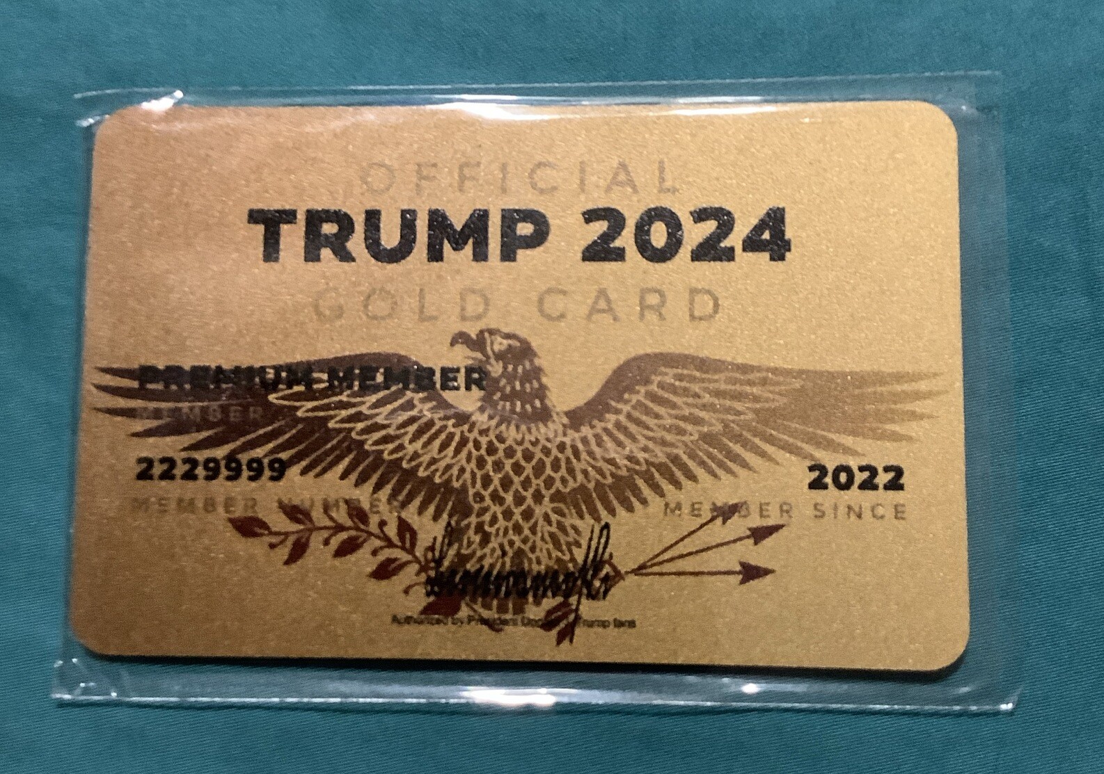 OFFICIAL TRUMP 2024 GOLD CARD Metal 3X2 Donald Trump Collectible