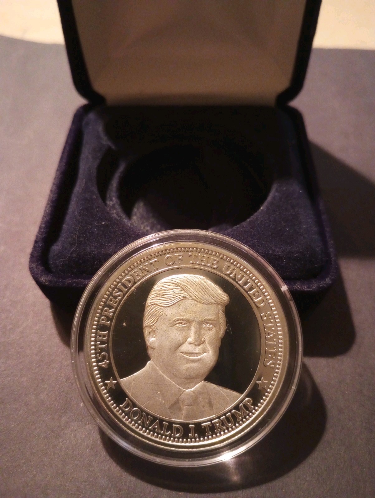 DONALD TRUMP 1 OZ .999 SILVER COIN, 45TH PRESIDENT 2020 FREEDOM COIN.