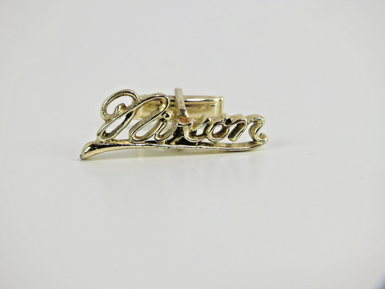 Nixon Cufflink gold plated jewelry 1.35″ or 34.4mm unmarked