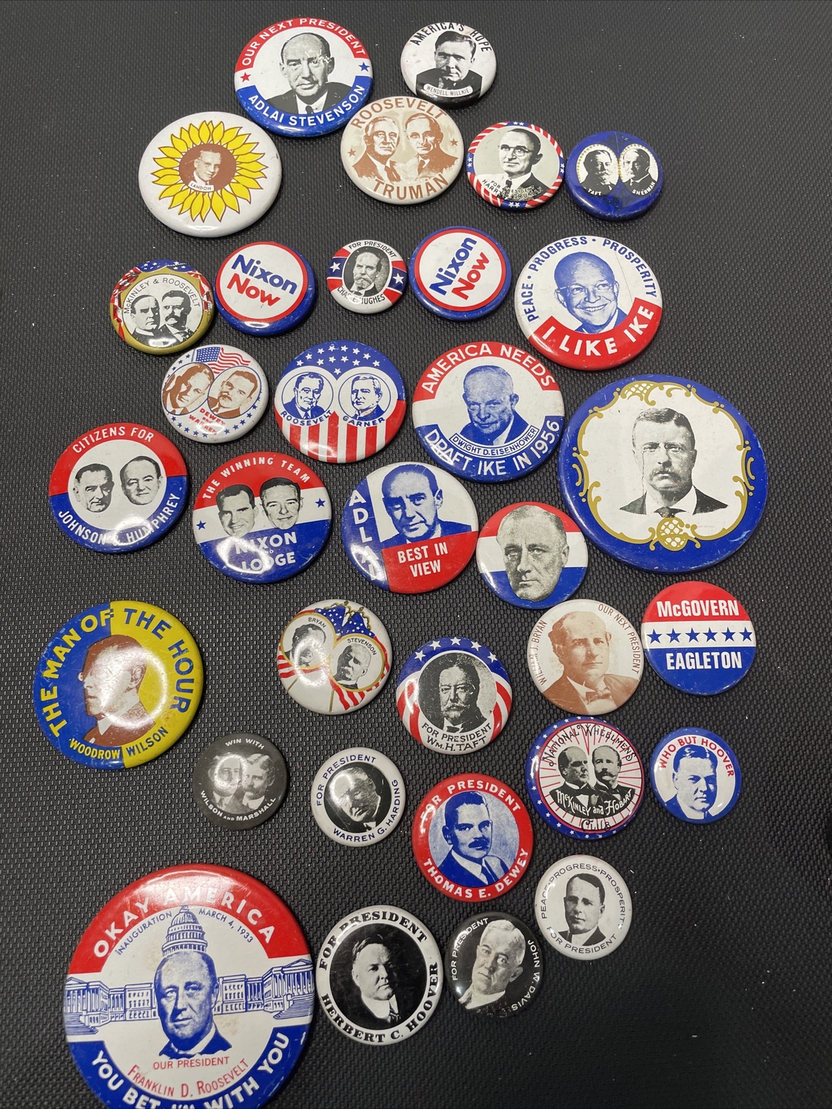 Vintage Lot (33) 1970s Cracker Barrel Reproduction Presidential Campaign Buttons