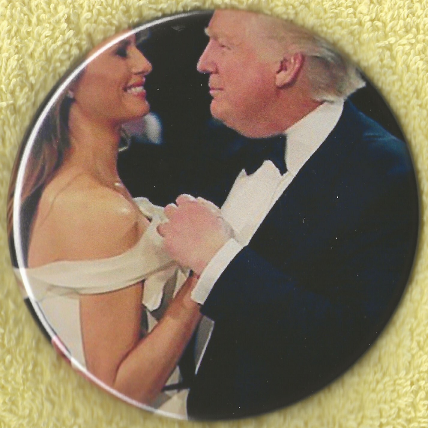 2020 Donald & Melania Trump 3.5″(X-Large) / Presidential Campaign Button(Pin52)