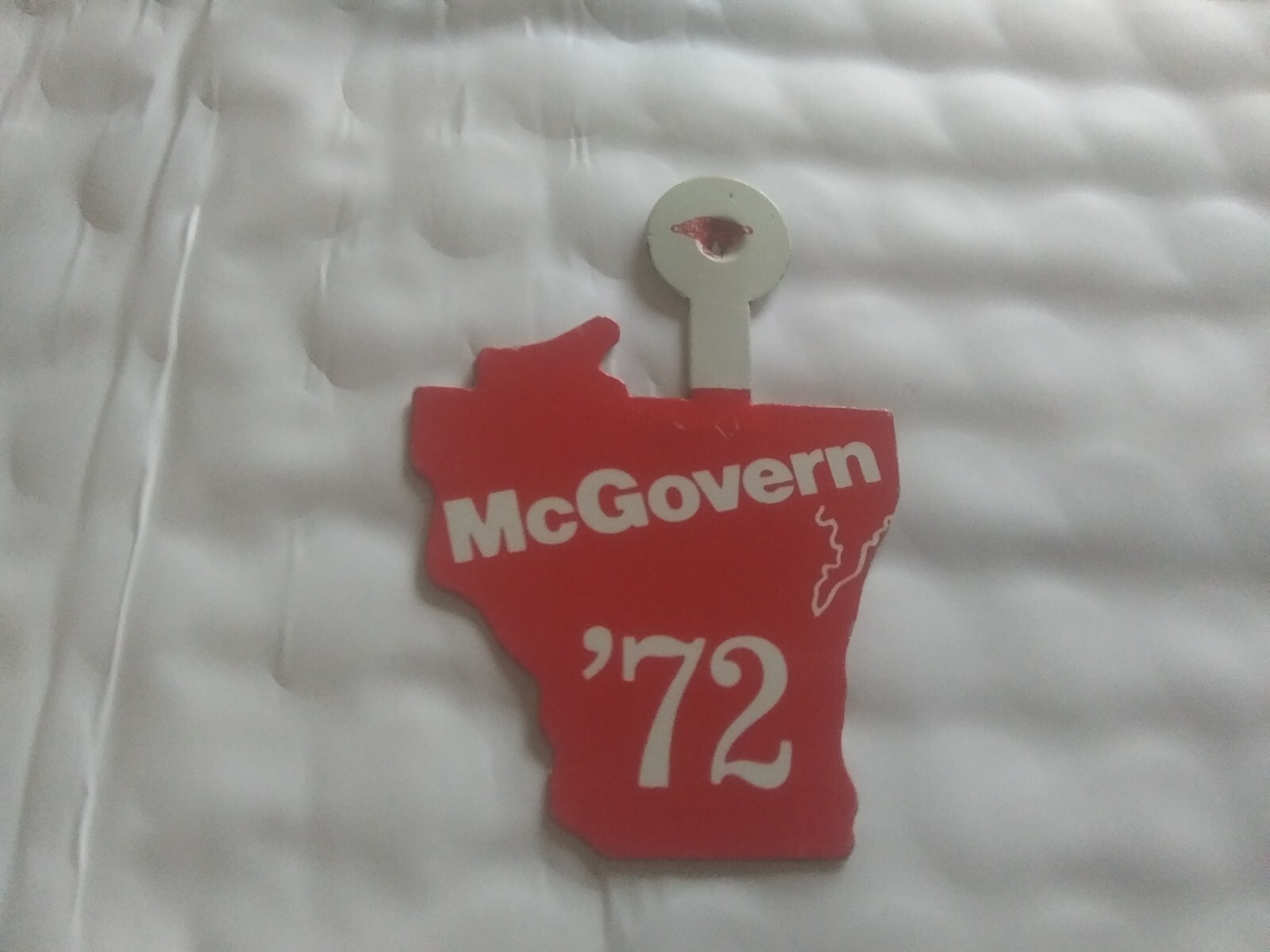 Wisconsin George McGovern Campaign Pin Back Button Tab Style Presidential 1972