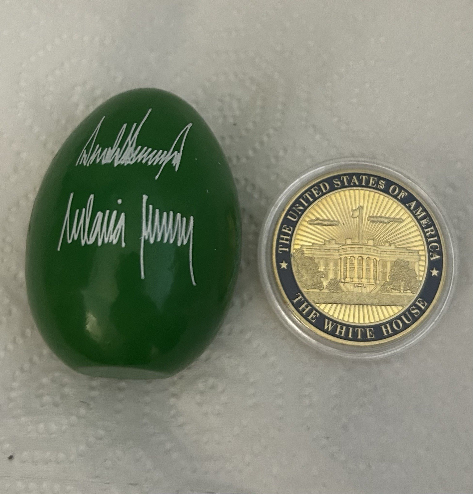 TRUMP 2019 EASTER GOLD EGG WHITE HOUSE EAGLE SEAL In BOX SIGNATURE DONALD RARE