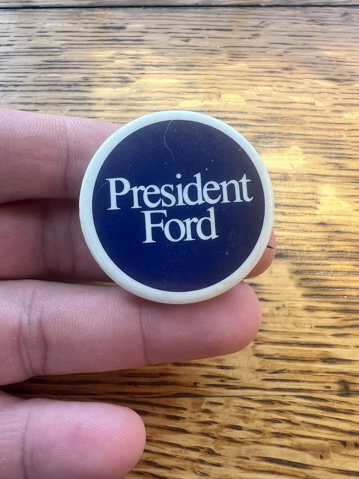 GERALD FORD 1976 Campaign Pin Pinback Political Button Presidential Election Vtg