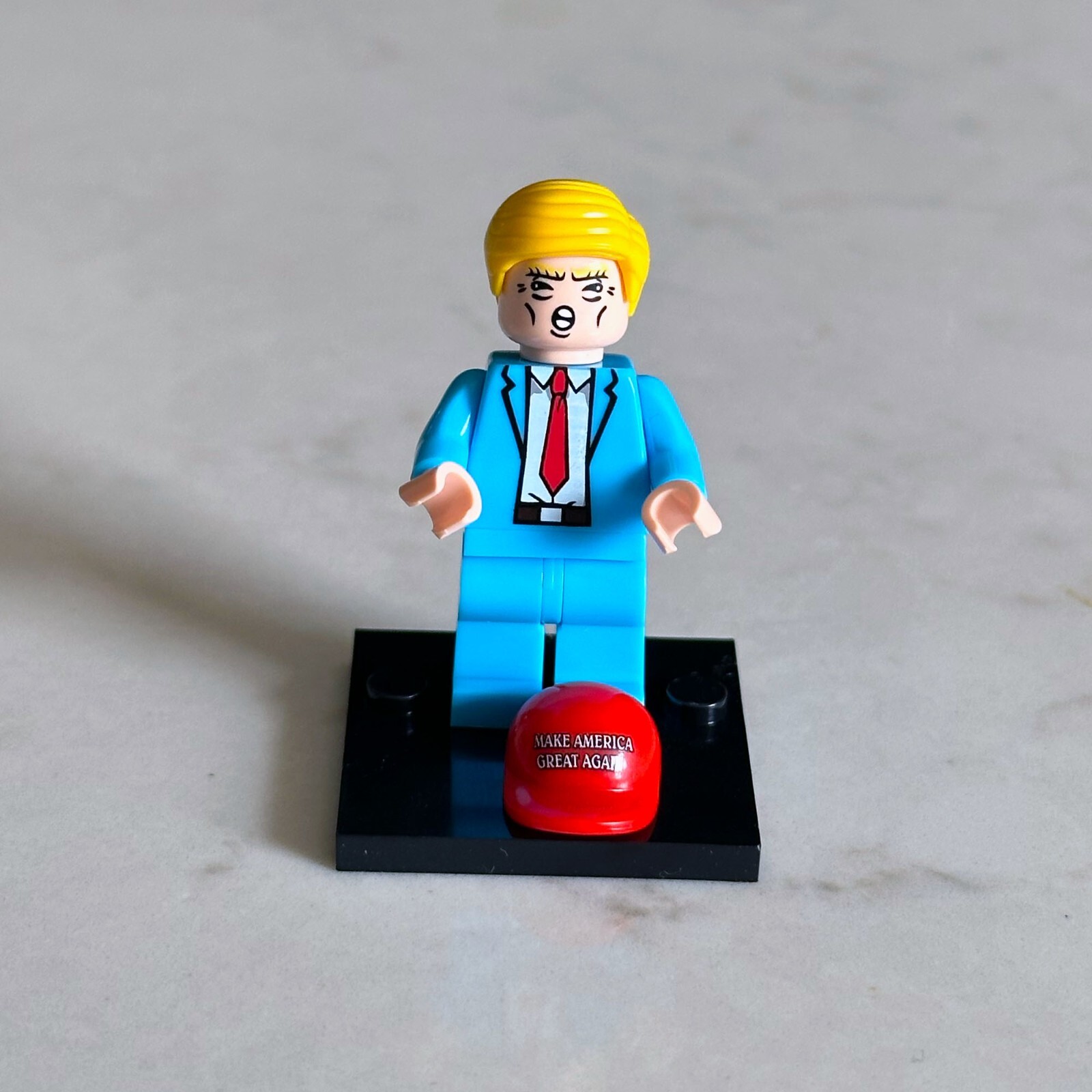 BRAND NEW President Donald Trump Lego Minifigure With MAGA Hat! – U.S. Seller!!!