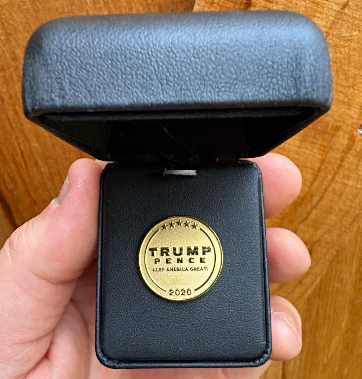 Donald Trump 2020 Keep America Great! Commemorative Coin Token w/ Black Box