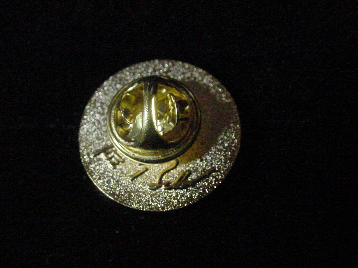 President JOE BIDEN Lapel Pin – Presidential seal Lapel Pin (gold color)